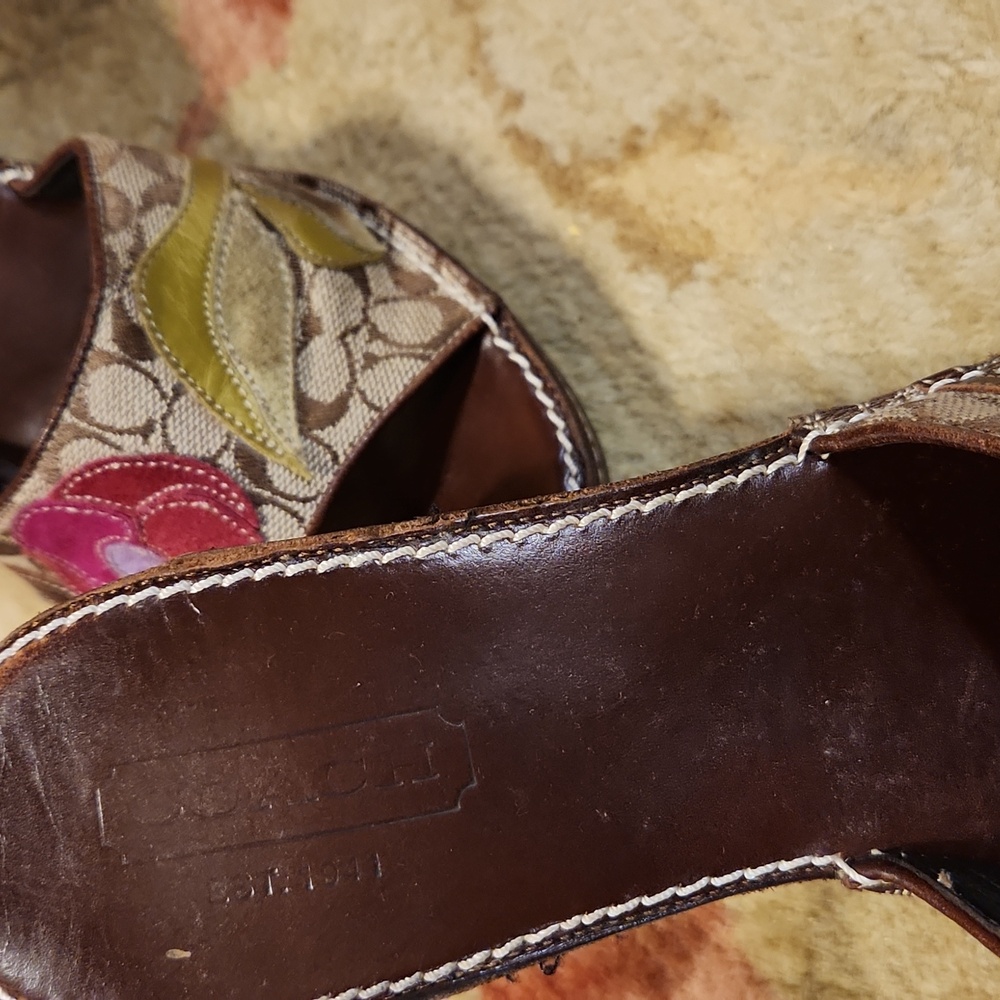 COACH Katalina, brown leather sandal, size 7. - Picture 7 of 11